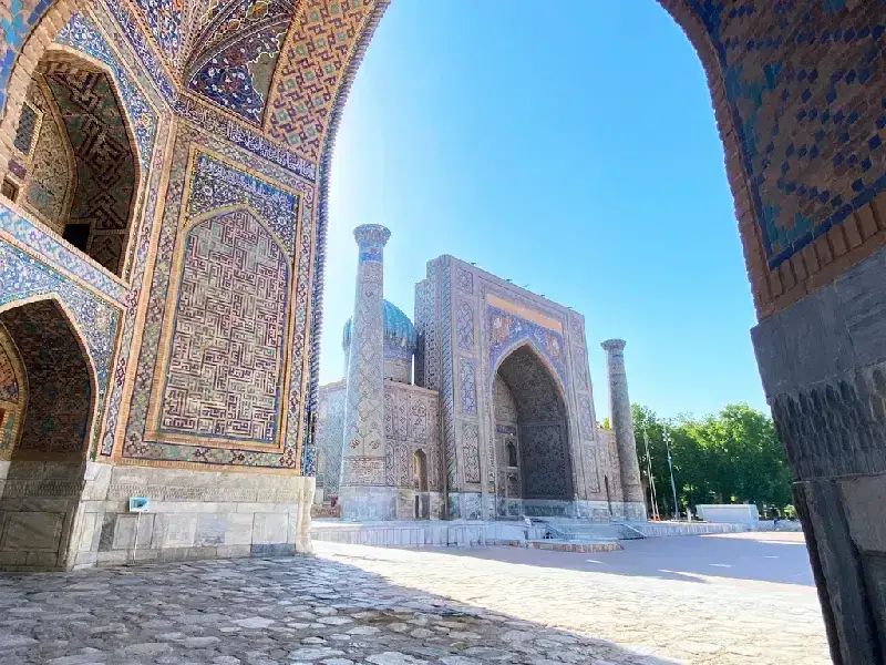 Tour Uzbekistán con Nukus y Khiva